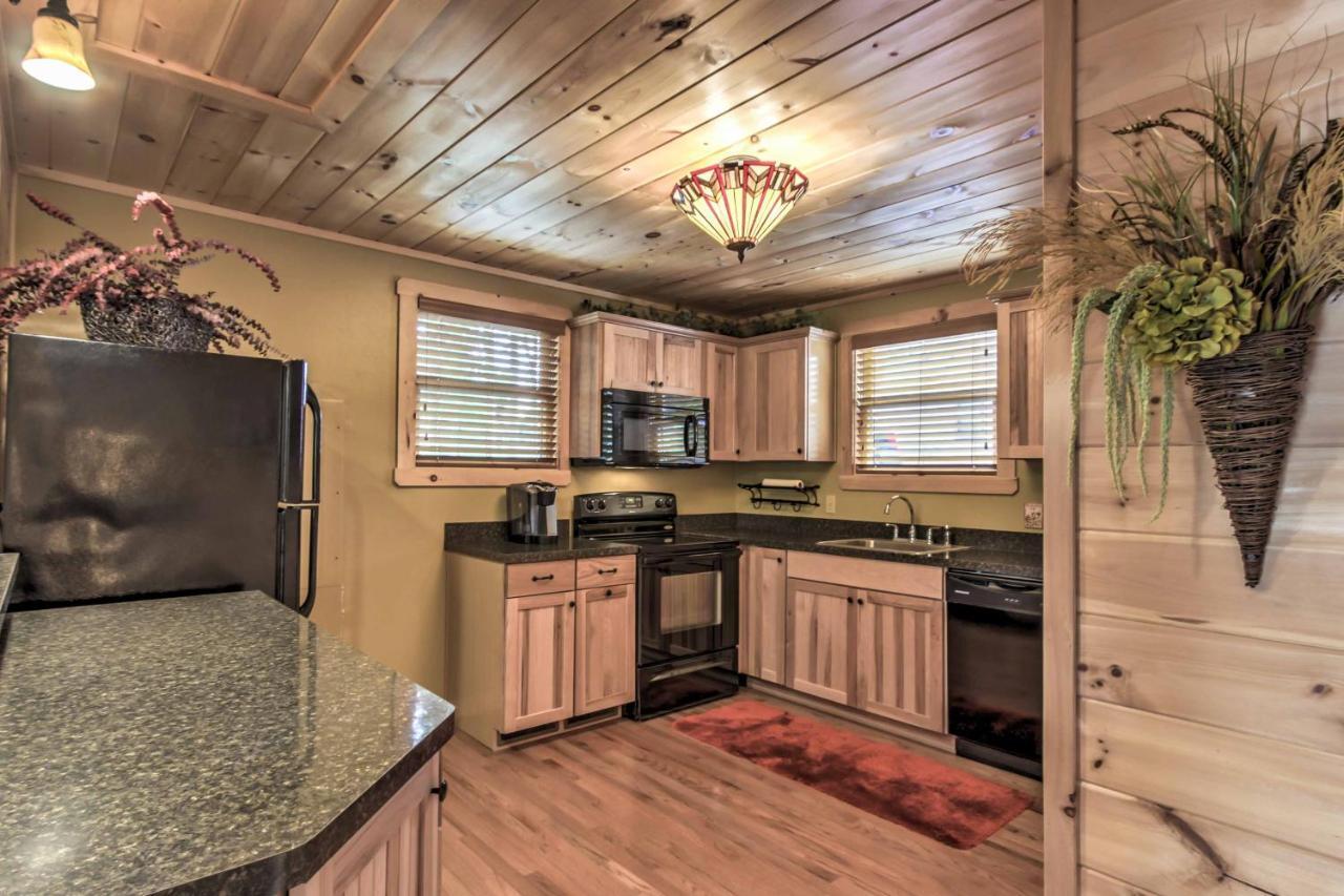 Private Sevierville Cabin With Mountain Views And Loft Kültér fotó