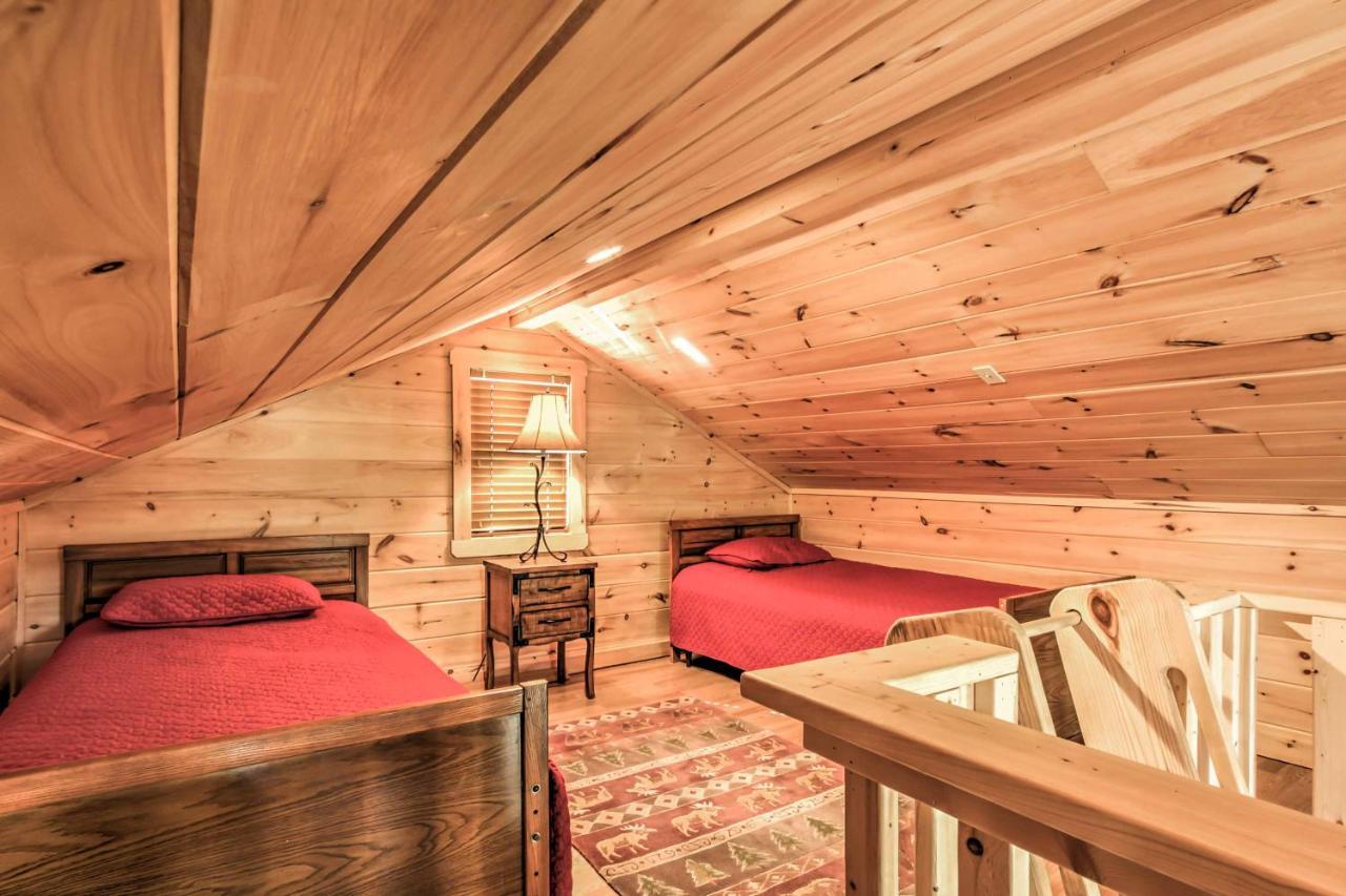 Private Sevierville Cabin With Mountain Views And Loft Kültér fotó