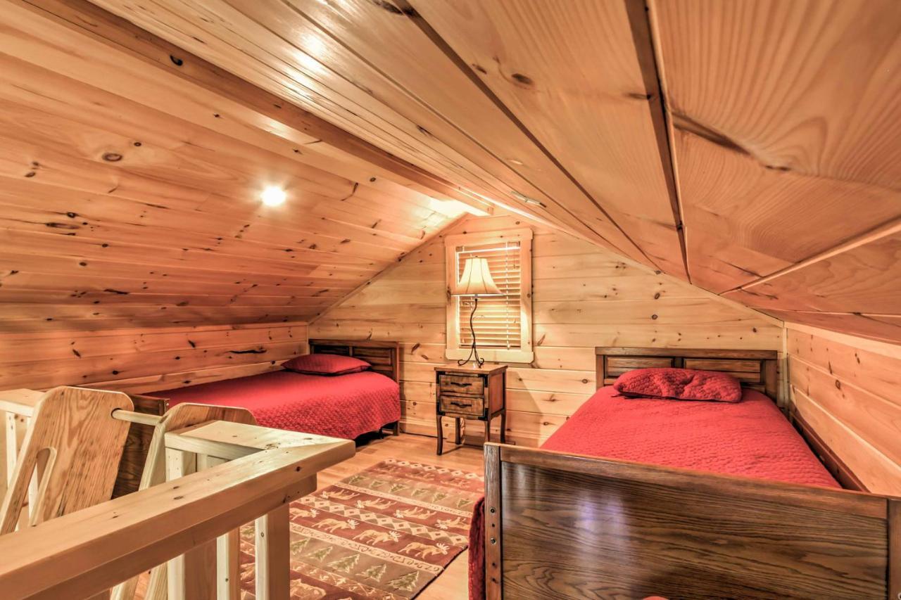 Private Sevierville Cabin With Mountain Views And Loft Kültér fotó